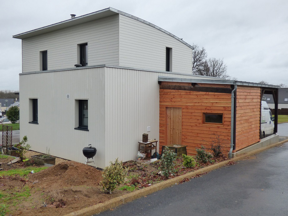 abri sur mesure avec porte coulissante sous 1 carport